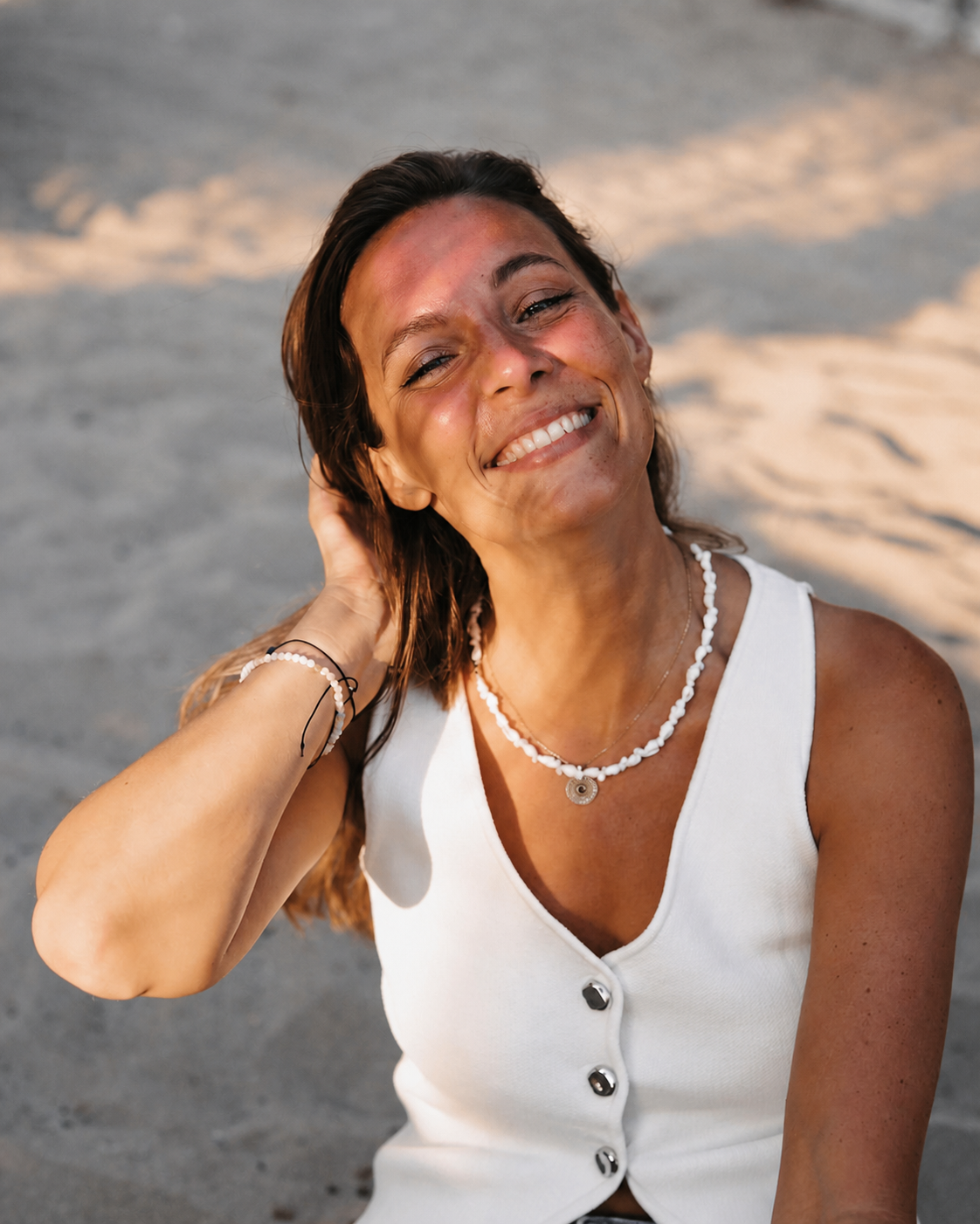 Porträt der Retreat-Fotografin Ulla Schreiber am Strand